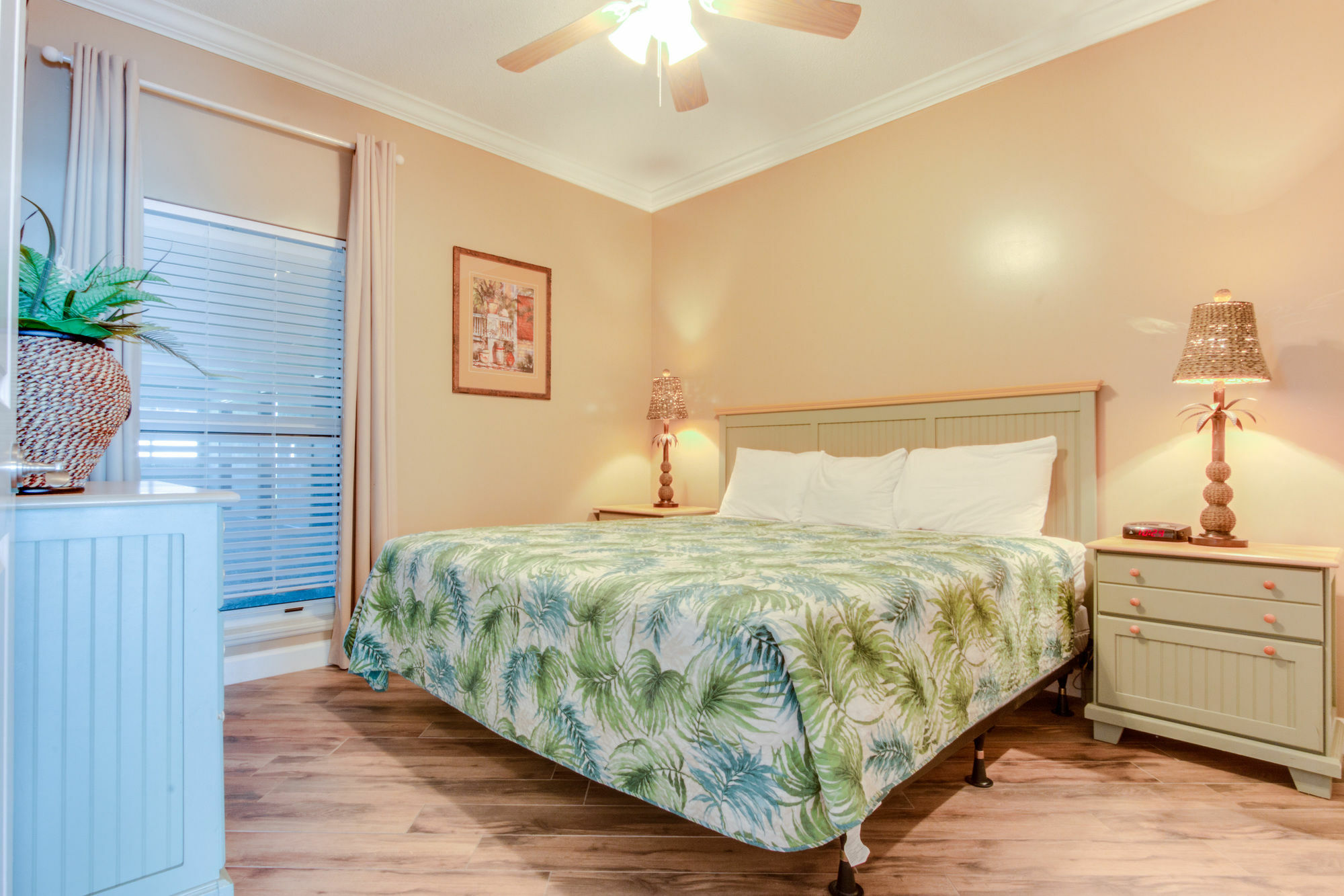 Boardwalk By Book That Apartment